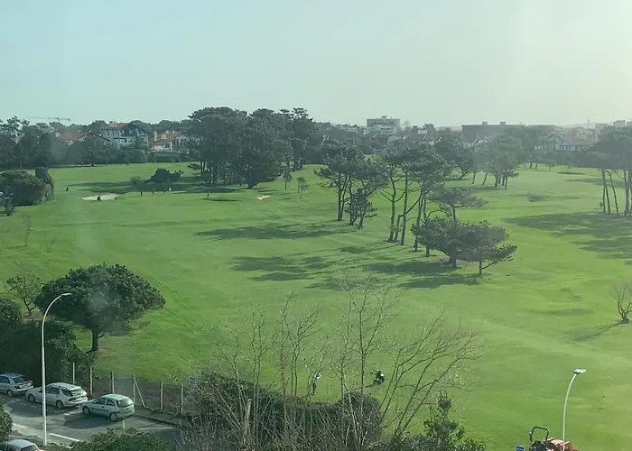 Center Appartment, & Golf Walking Tour Апартаменти