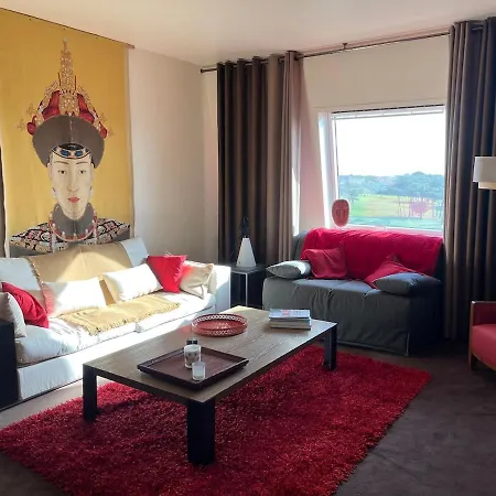 Center Appartment, & Golf Walking Tour Apartment *