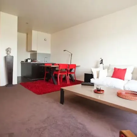 Center Appartment, & Golf Walking Tour *