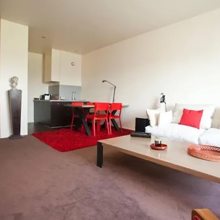 Center Appartment, & Golf Walking Tour Апартаменти